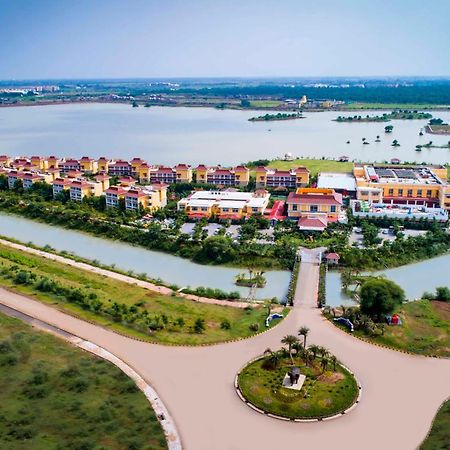 เมย์แฟร์ เลค รีสอร์ต Hotel Raipur  ภายนอก รูปภาพ